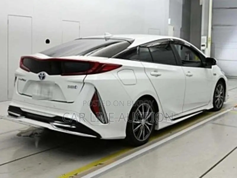 Toyota Prius prime hybrid 2021