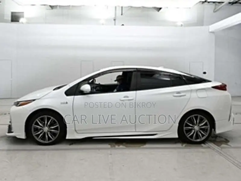 Toyota Prius prime hybrid 2021