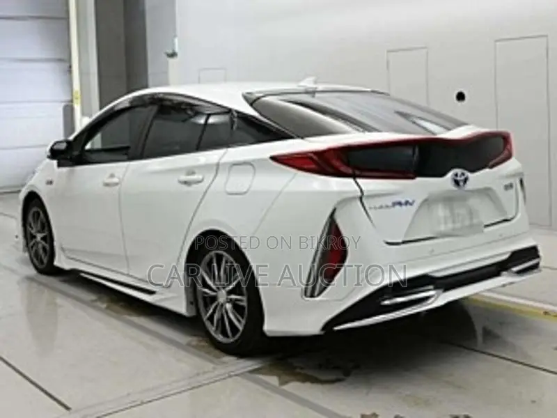 Toyota Prius prime hybrid 2021