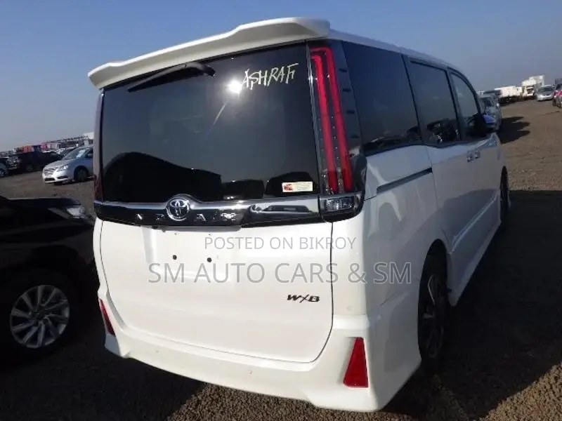 Toyota Noah Non Hybrid WXB Pearl 2021