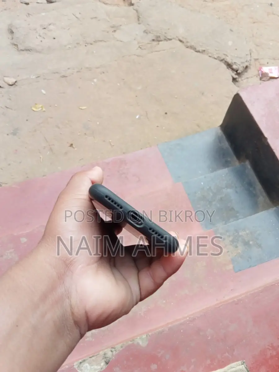 অ্যাপল আইফোন ৭ (ব্যবহৃত)
