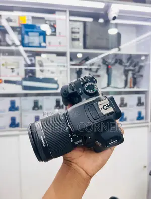 Canon 650D camera with 18-55mm lens