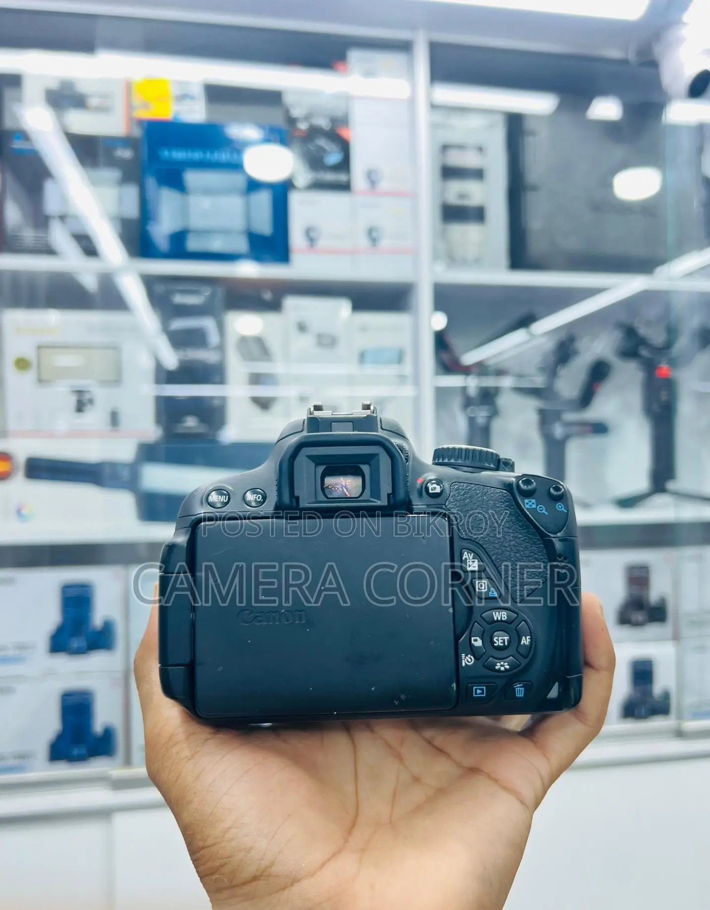 Canon 650D camera with 18-55mm lens