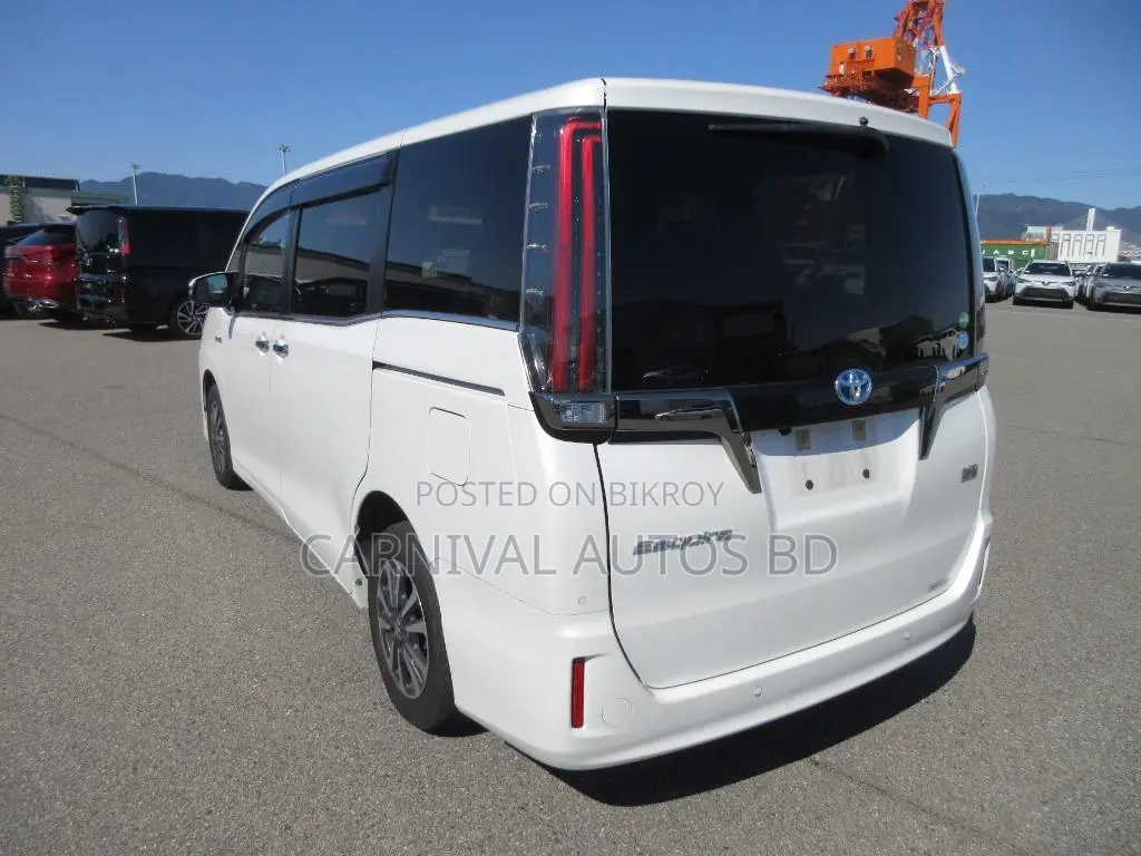 Toyota Esquire GI PREMIUM HYBRID 2020