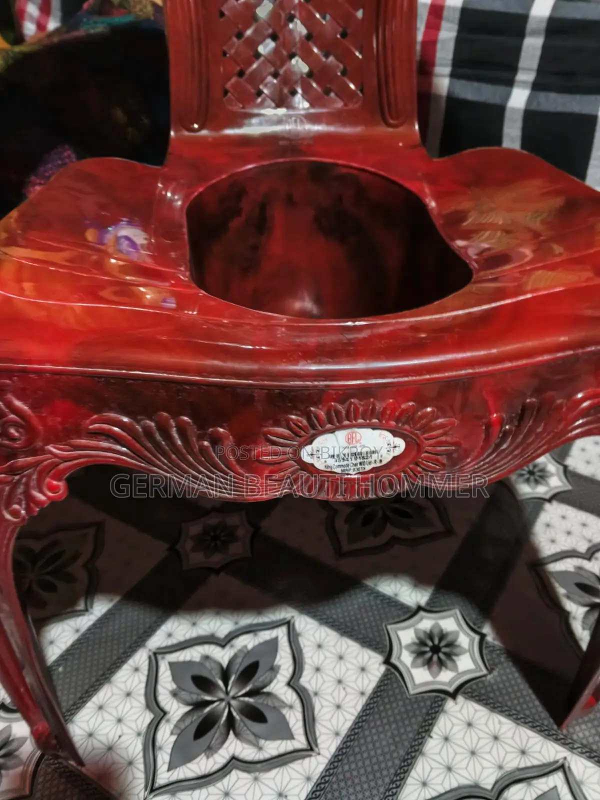 Commode chair