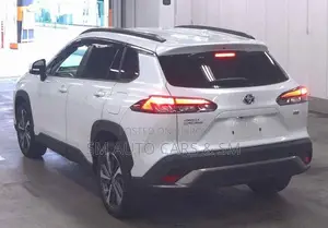 টয়োটা করোলা ক্রস জেড পার্ল হার্ডটপ ২০২২