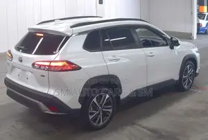 টয়োটা করোলা ক্রস জেড পার্ল হার্ডটপ ২০২২