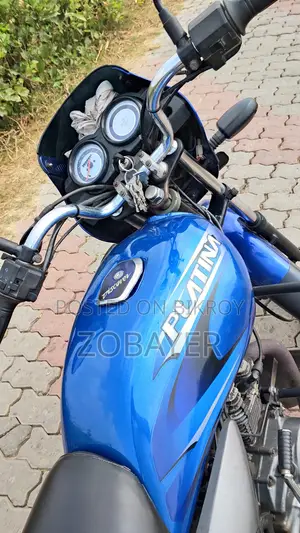 Bajaj Platina 100 . 2014