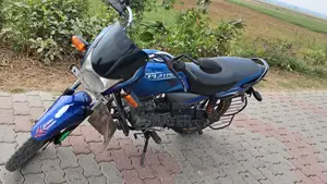 Bajaj Platina 100 . 2014
