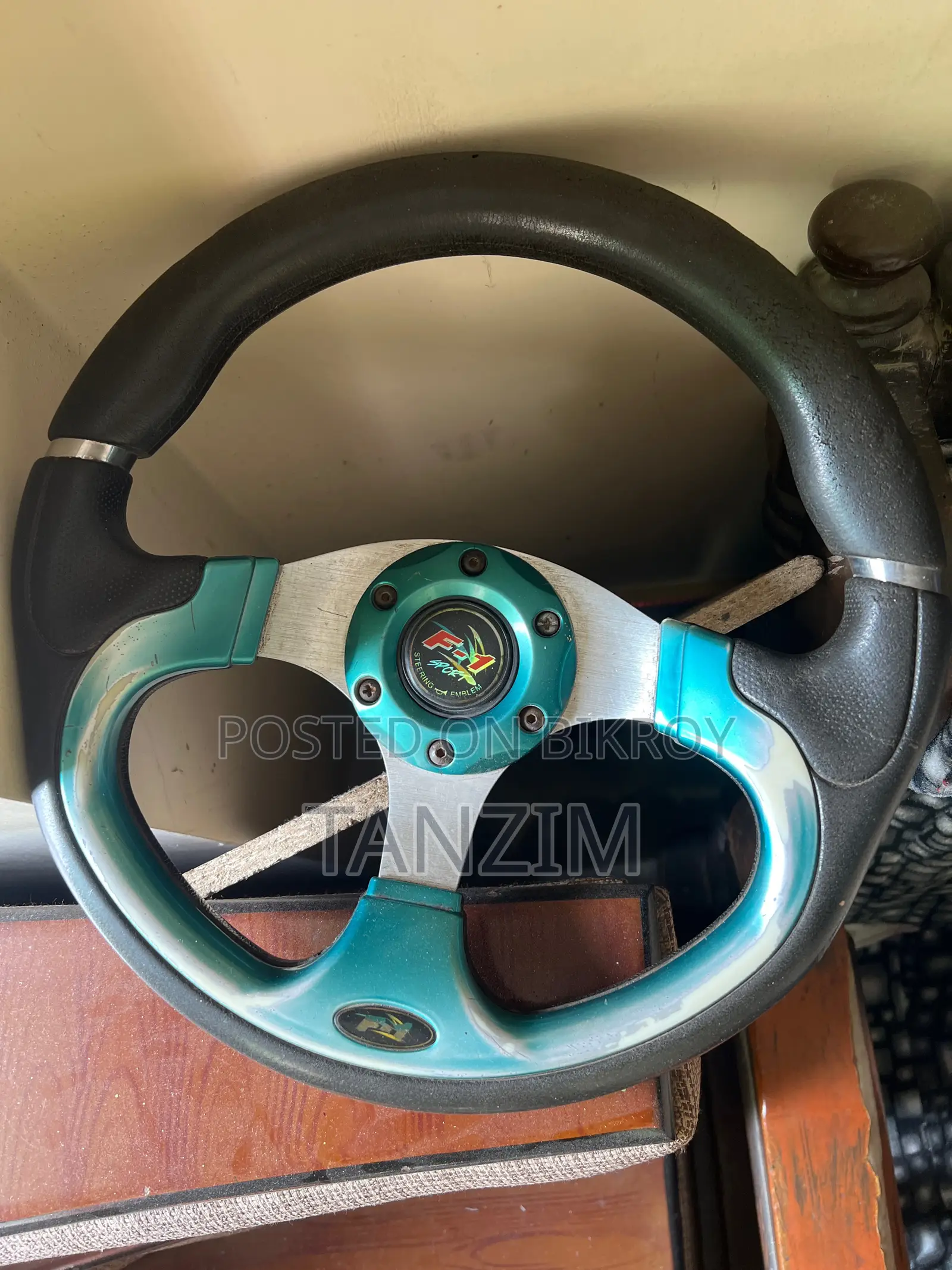 Sports Style Steering Wheel for Car