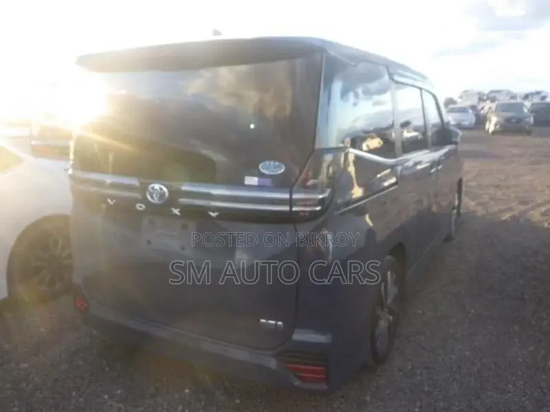 Toyota Voxy HB S-Z Massive Grey 2022