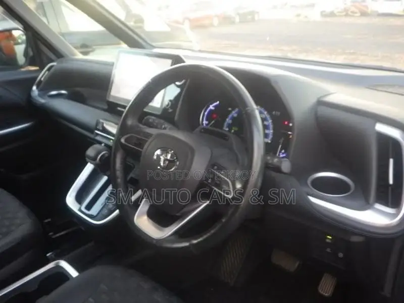 Toyota Voxy HB S-Z Massive Grey 2022