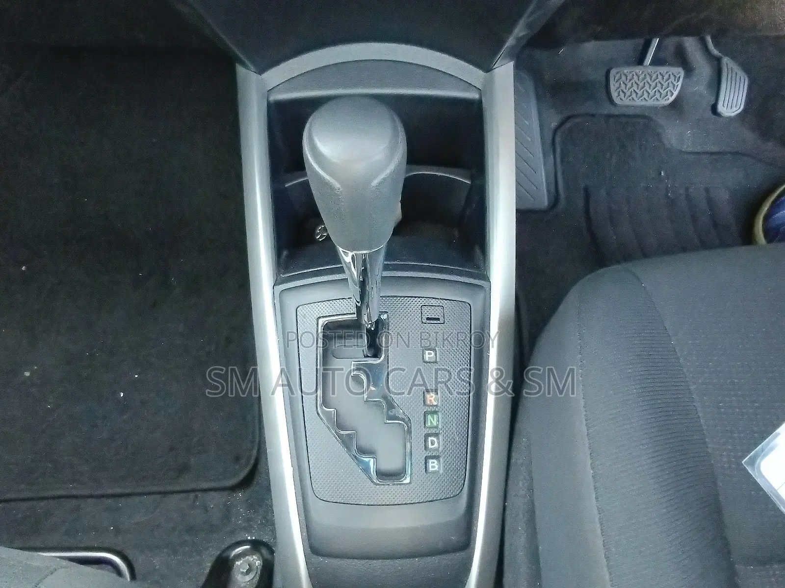 Toyota Fielder Hybrid EX White 2020