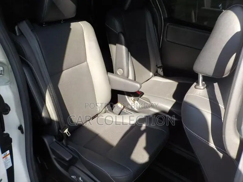 Toyota Esquire GI, CEILING MONITOR 2020