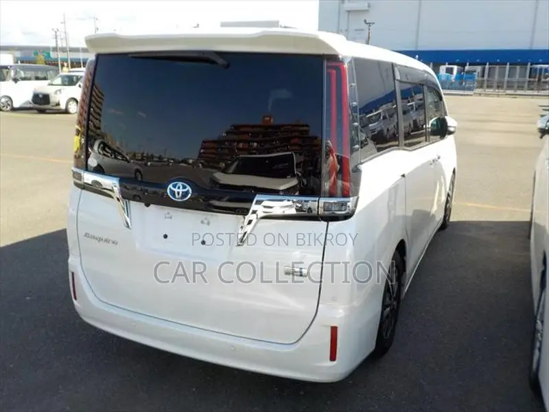 Toyota Esquire GI, CEILING MONITOR 2020