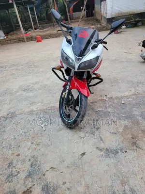 Yamaha Fazer v-2 2015