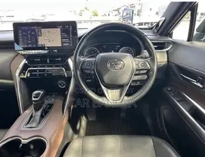 Toyota Harrier Z LEATHER NON HY. 2021