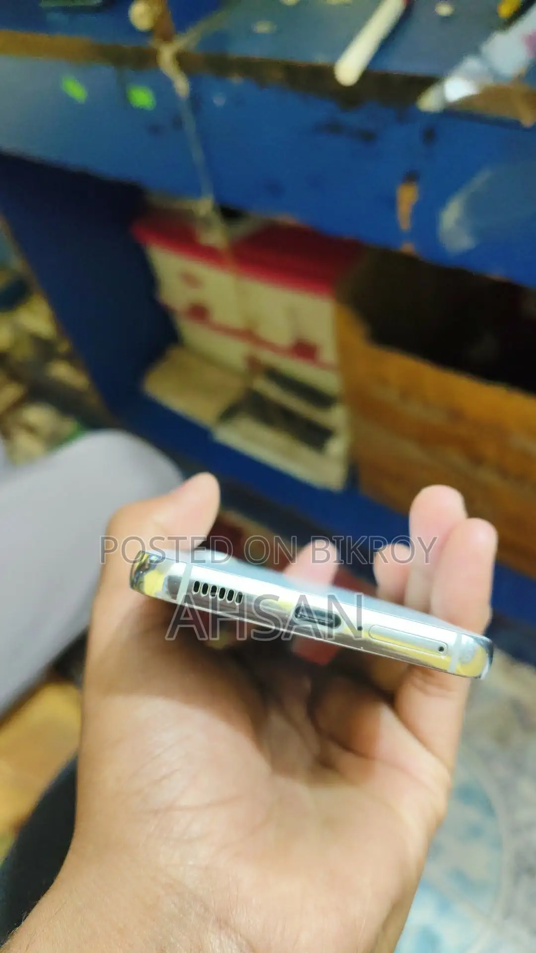 Samsung Galaxy S22 (Used)