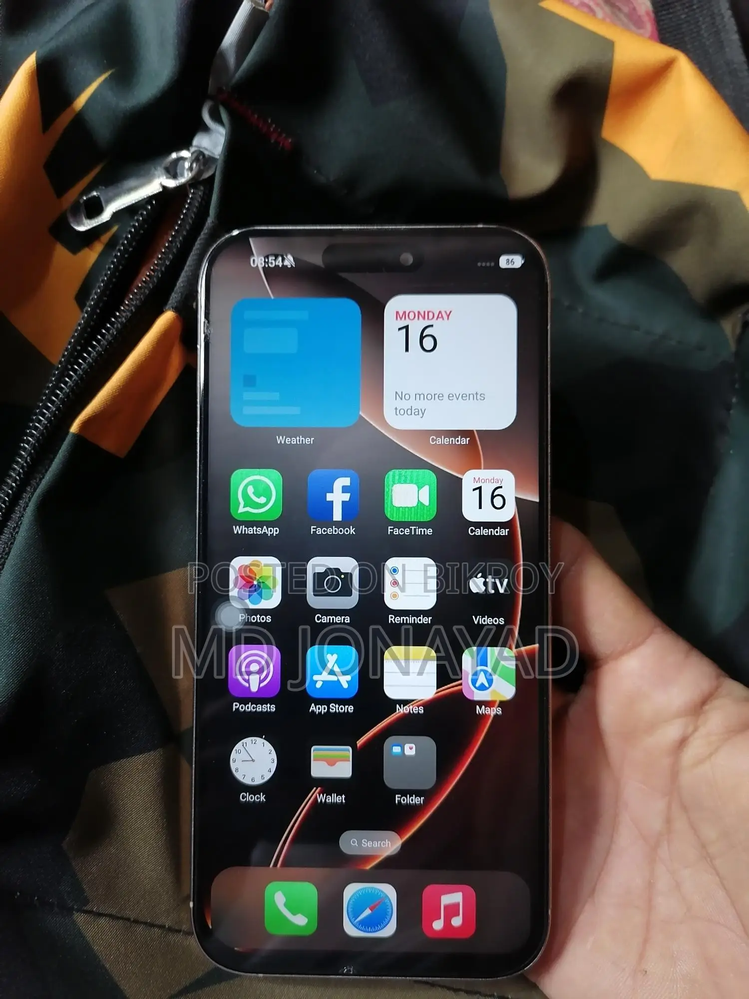 Apple iPhone 16 (Used)