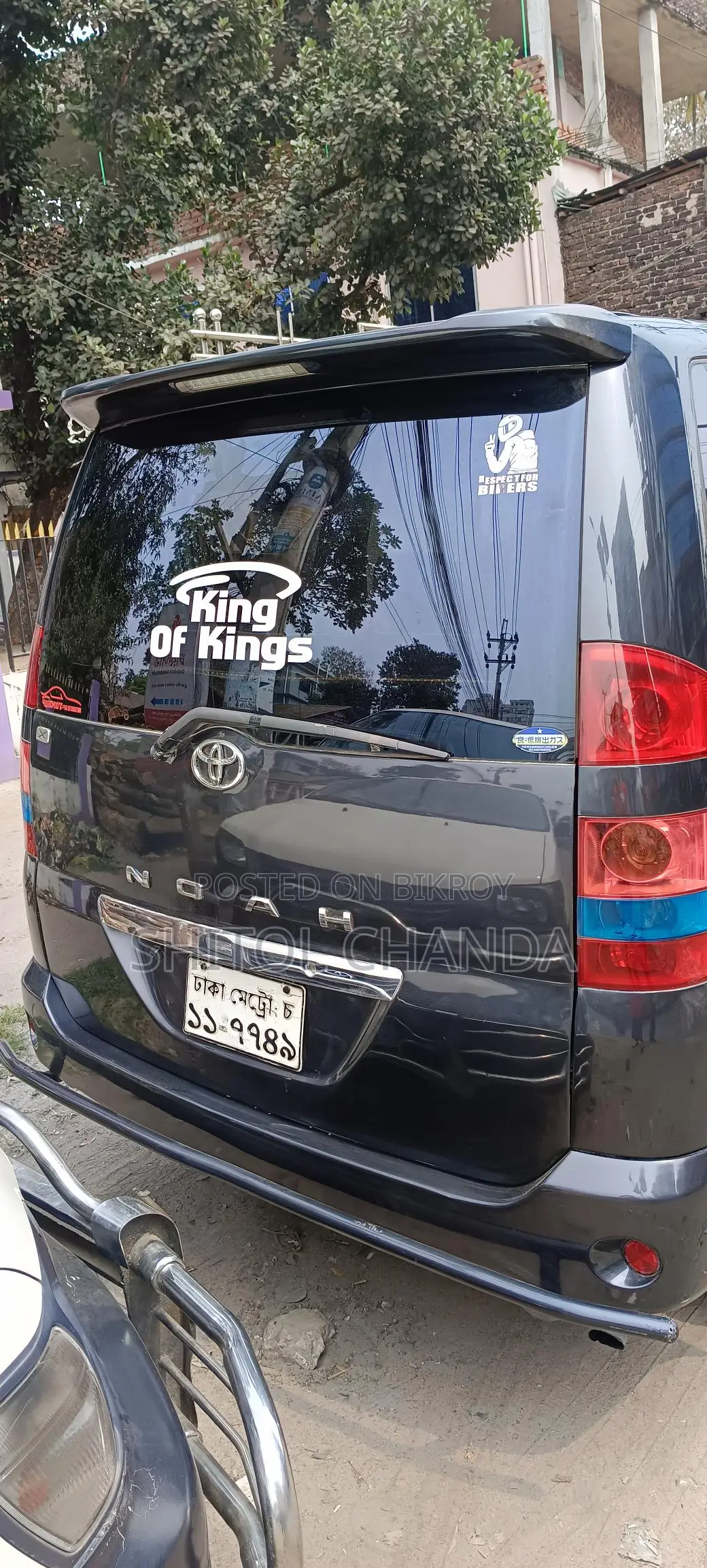 Toyota Noah . 2002