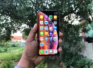 Apple iPhone XS . (Used)