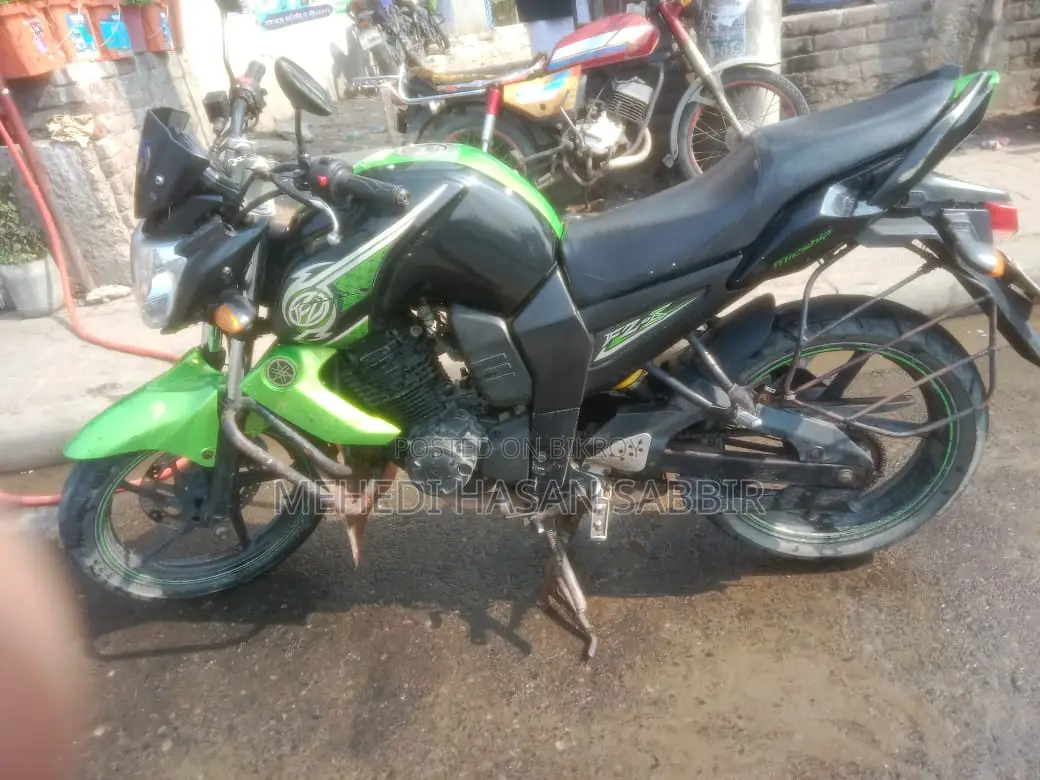 Yamaha FZS . 2014