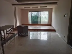 গুলশান ২-এ ভালো মানের ৩ বেডরুমের আনফার্নিশড ফ্ল্যাট ভাড়া