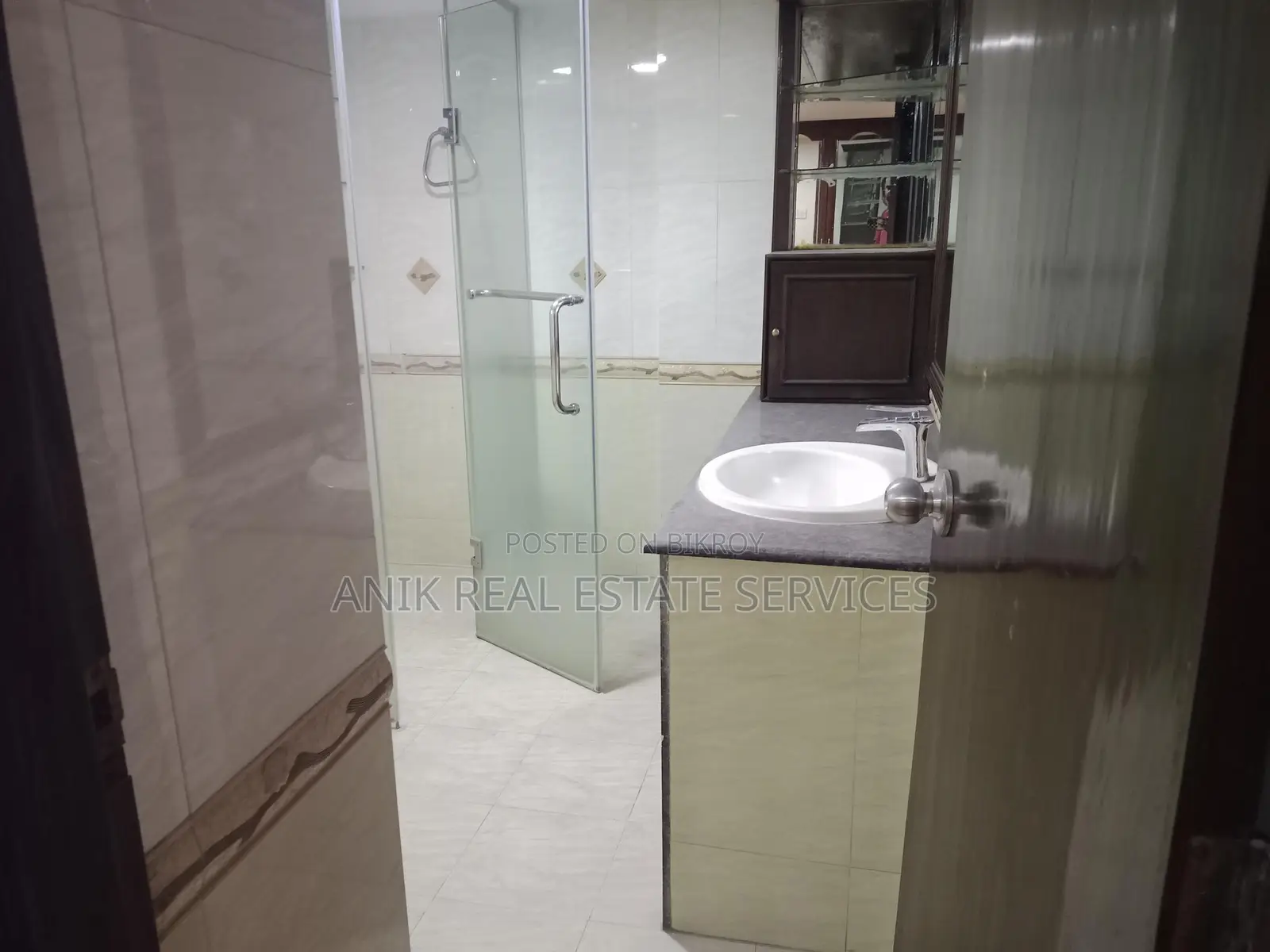 Good Quality 3 Bedroom Un Farnised Flat Rent At Gulshan 2