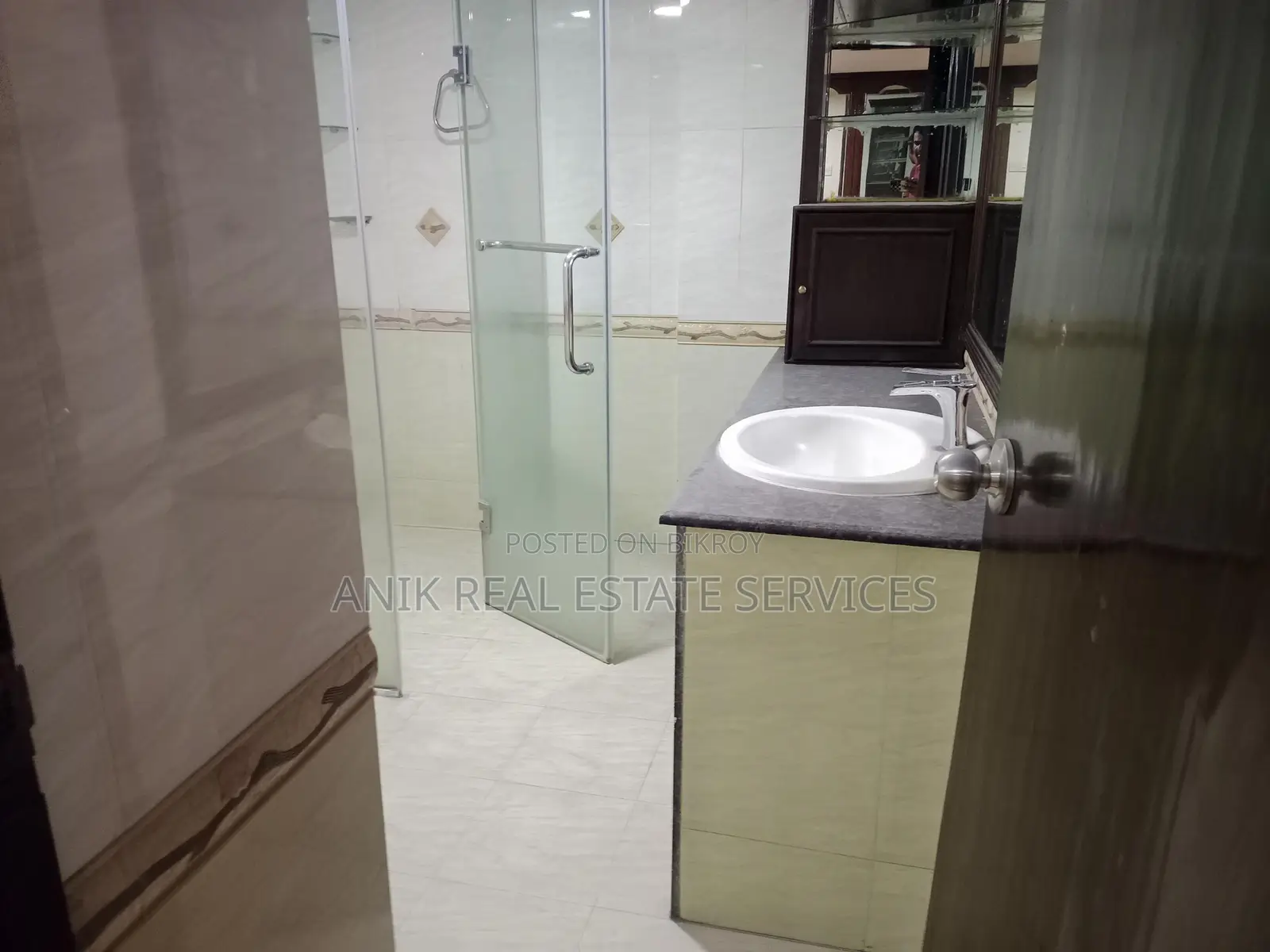 Good Quality 3 Bedroom Un Farnised Flat Rent At Gulshan 2