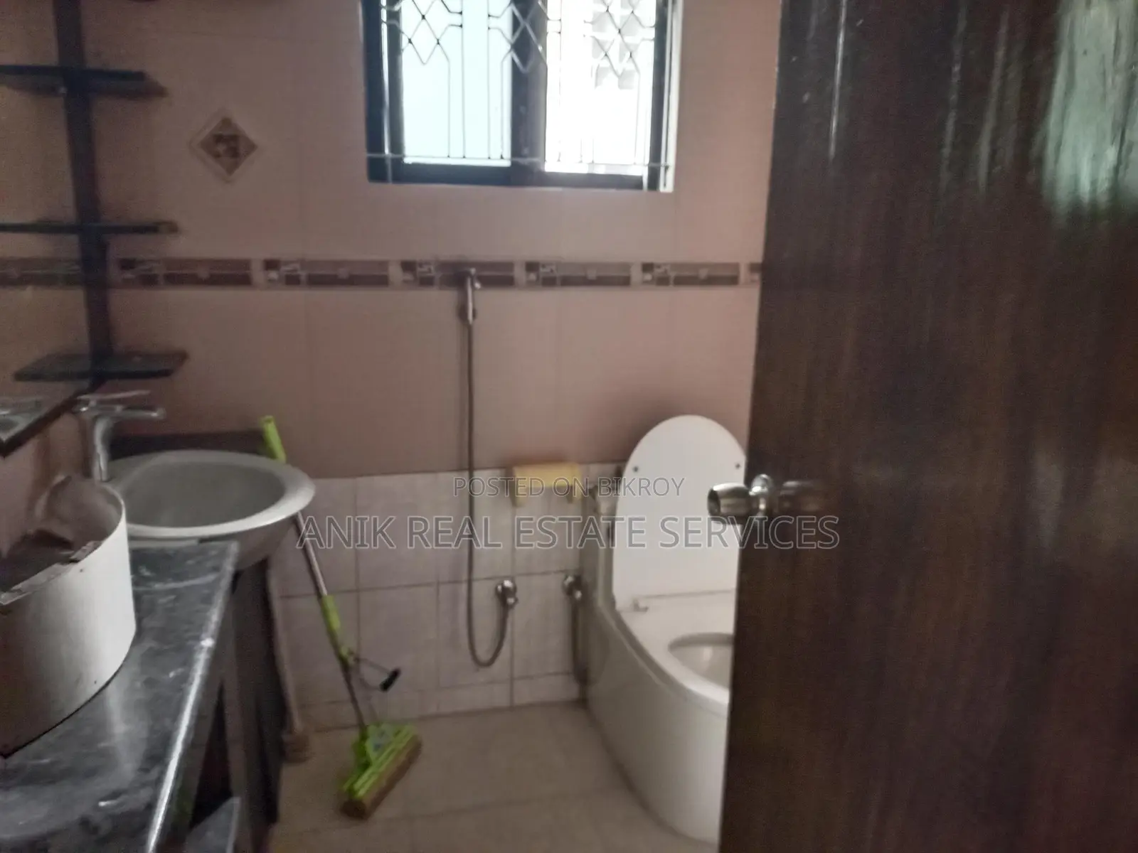 Good Quality 3 Bedroom Un Farnised Flat Rent At Gulshan 2