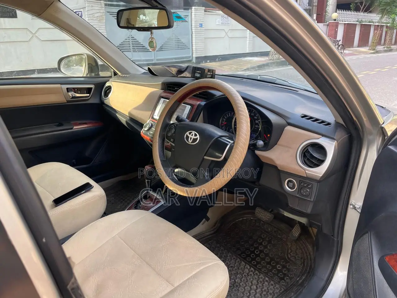 Toyota Axio luxel 2012