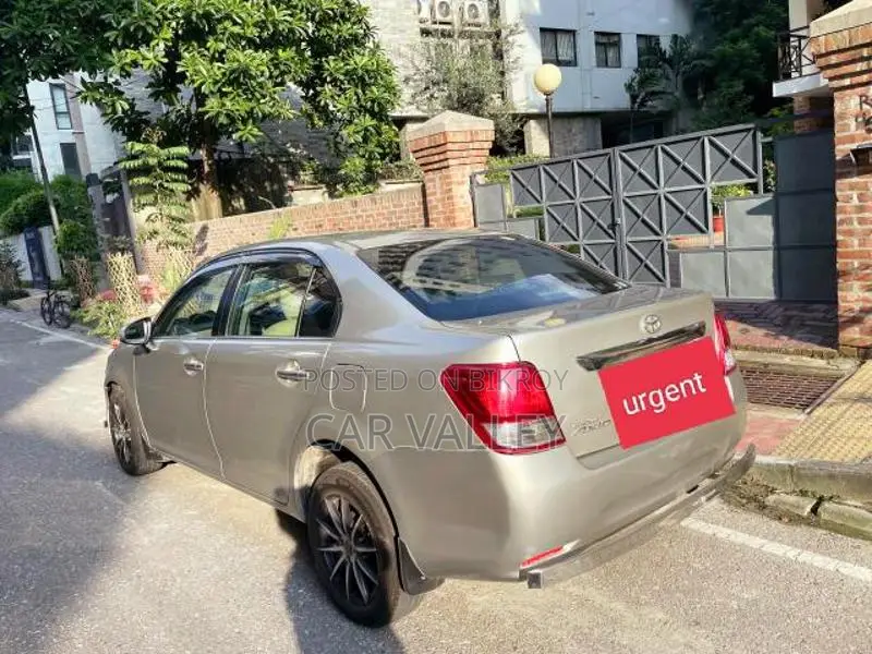 Toyota Axio luxel 2012
