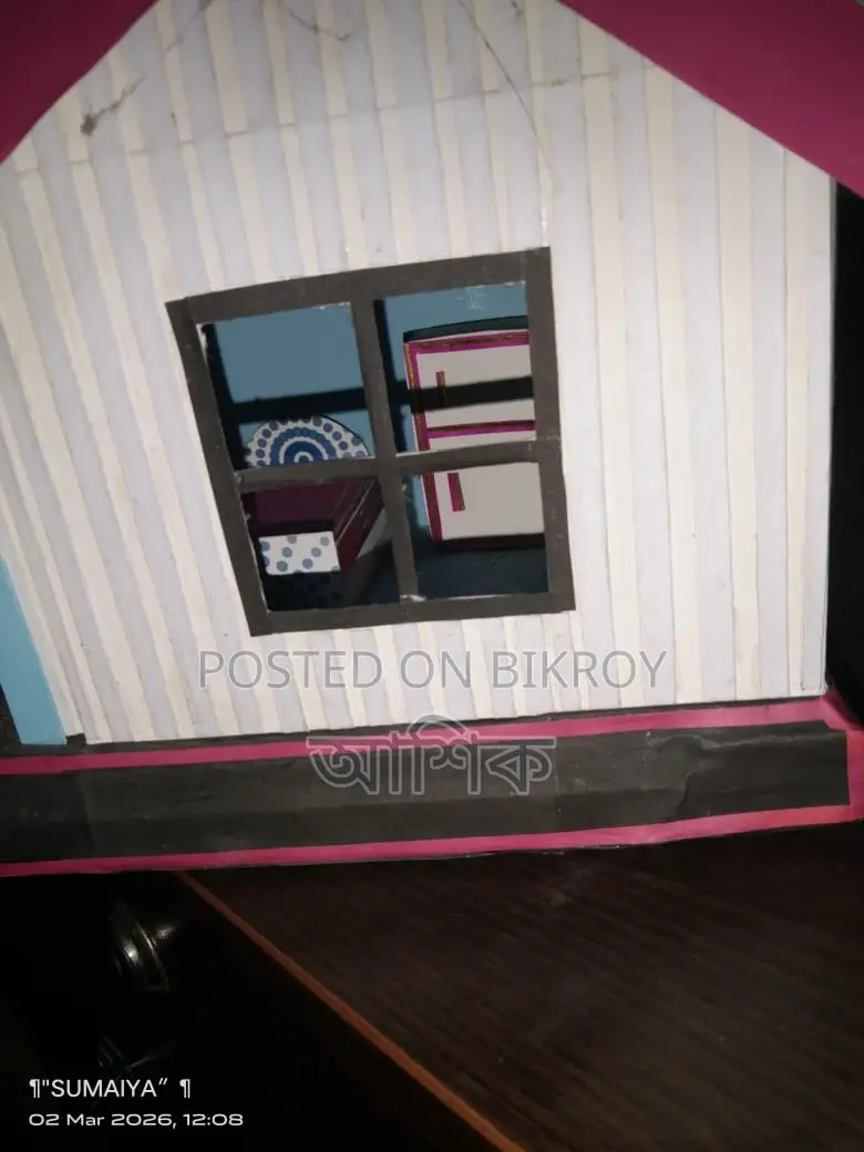 Miniature House Showpiece