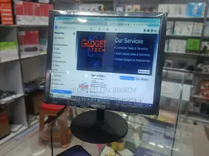17" Samsung ১০০% ফোল ফ্রেশ কন্ডিশন Led Monitor Look Like New