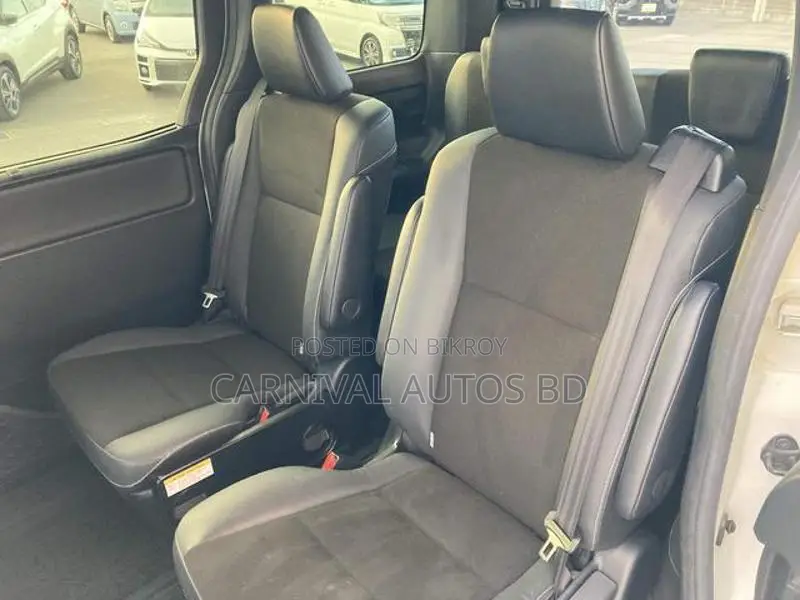 Toyota Noah SI WXB PORT READY 2021