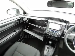 Toyota Axio Hybrid EX package 2021