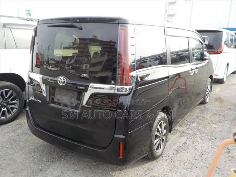 Toyota Esquire Non Hybrid Gi Black 2021