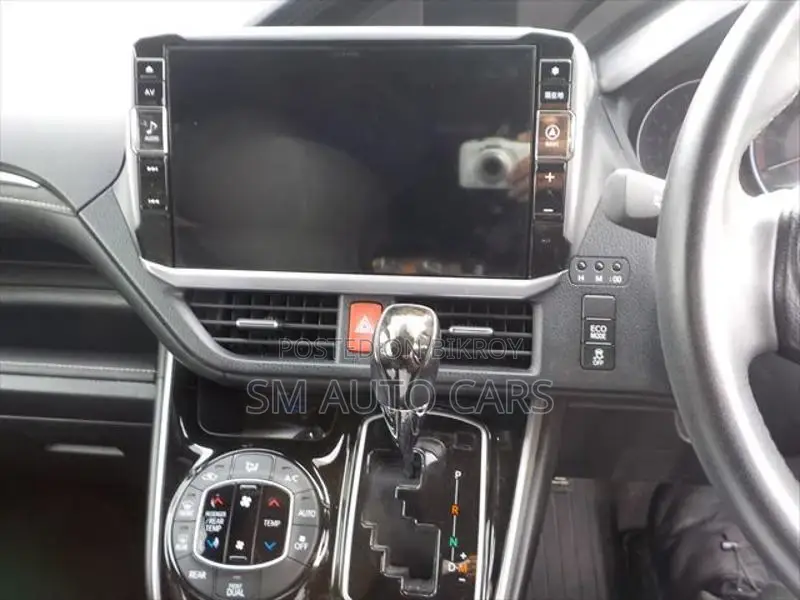 Toyota Esquire Non Hybrid Gi Black 2021