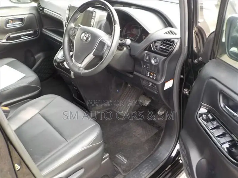 Toyota Esquire Non Hybrid Gi Black 2021