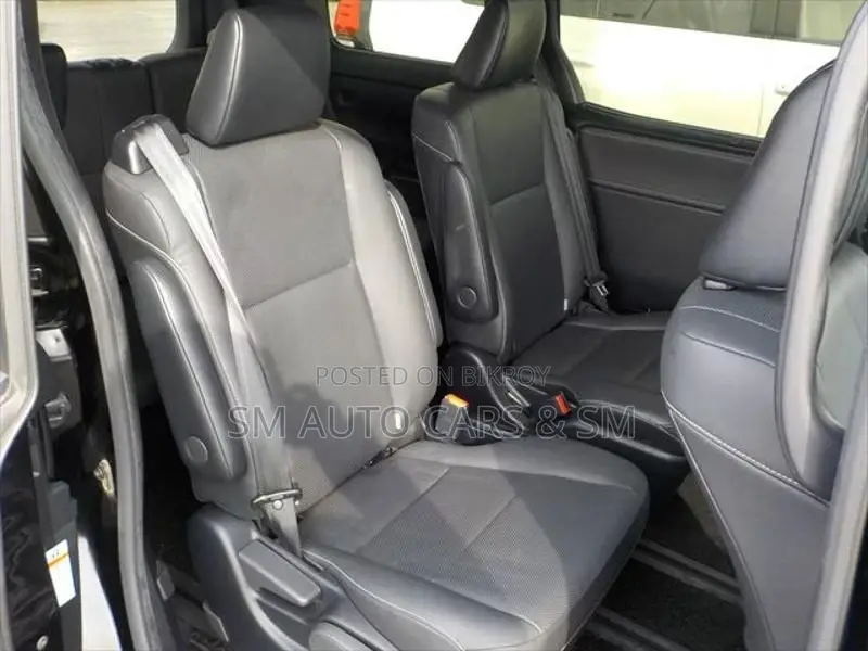Toyota Esquire Non Hybrid Gi Black 2021