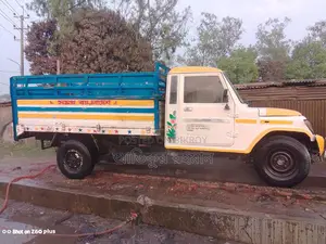 Mahindra Bolero Maxitruck Plus . 2015