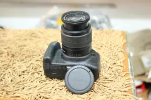 Canon 1300d & 18-55mm Is Kit Lens