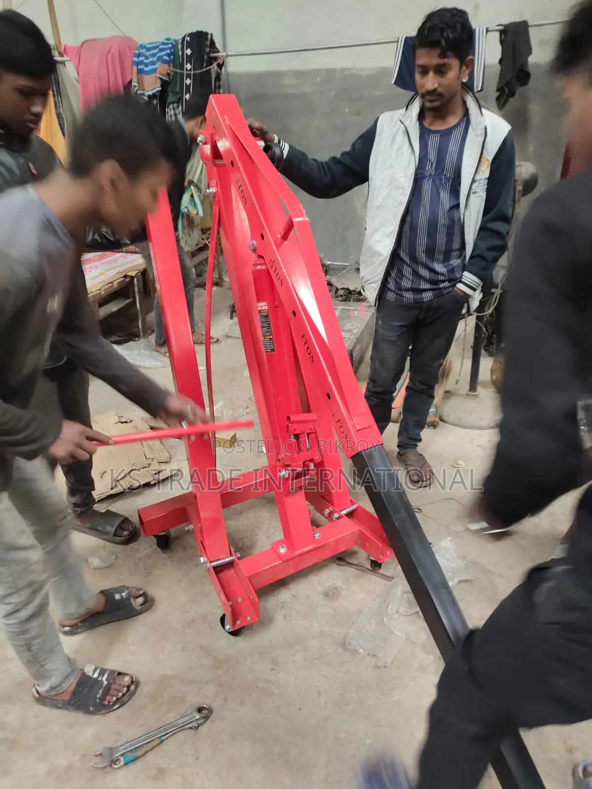 ENGINE CRANE 2TON