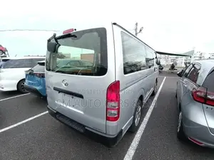 Toyota Hiace Ambulance DX Silver 2021