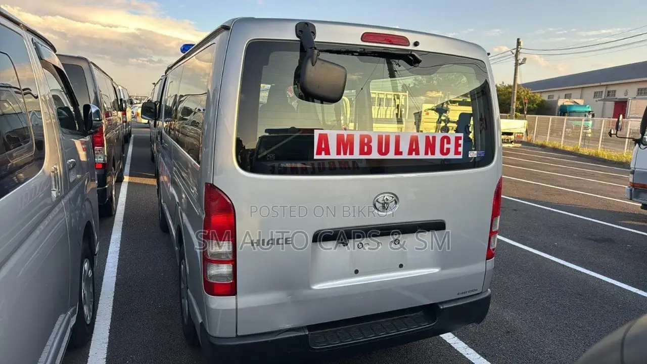 Toyota Hiace Ambulance DX Silver 2021