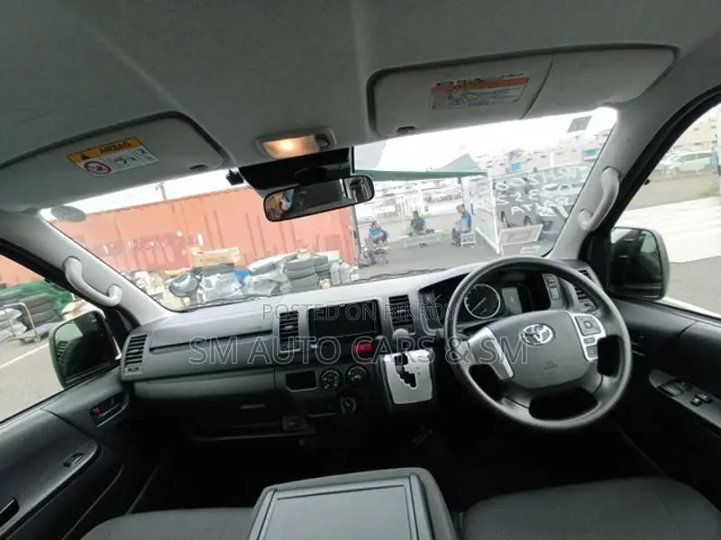 Toyota Hiace Ambulance DX Silver 2021