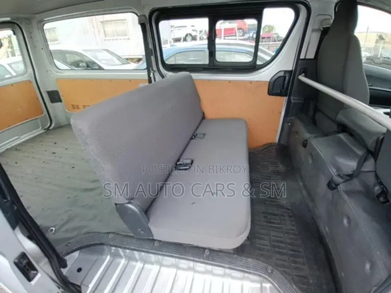 Toyota Hiace Ambulance DX Silver 2021