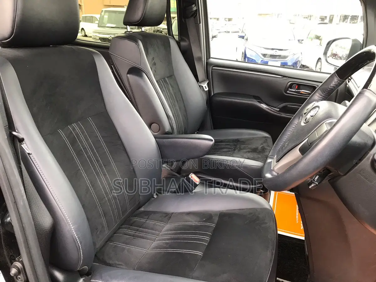 Toyota Esquire GI PREMIUM HYBRID 2021