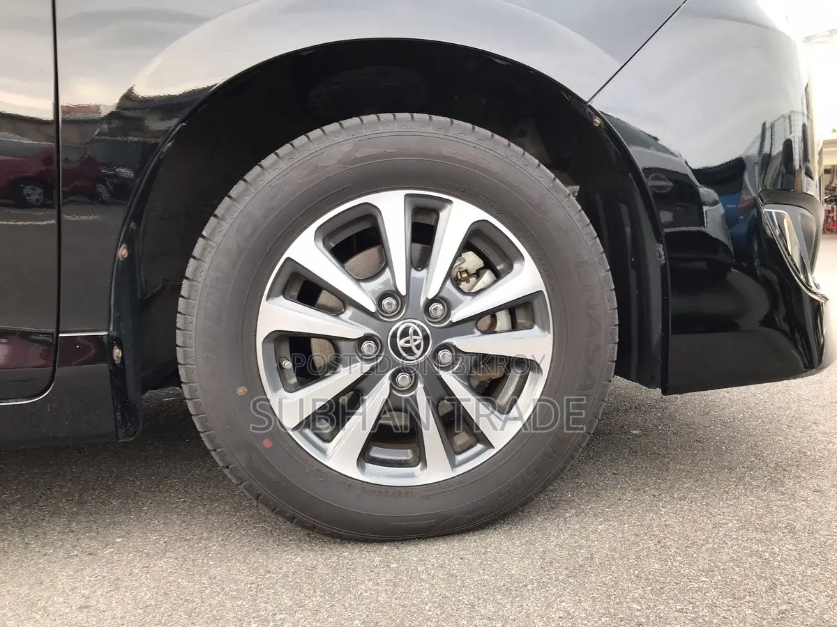Toyota Esquire GI PREMIUM HYBRID 2021