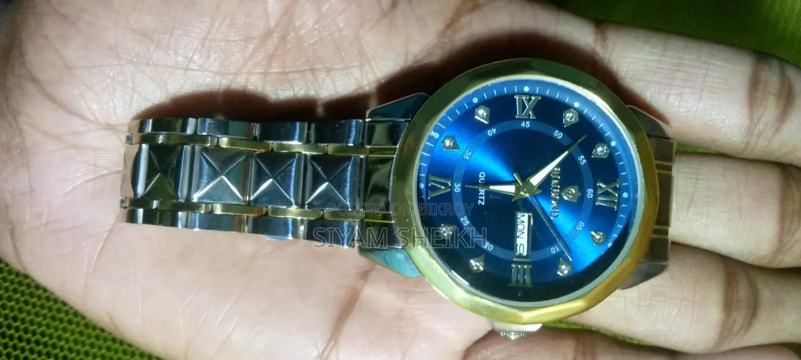 The watch is like brand new